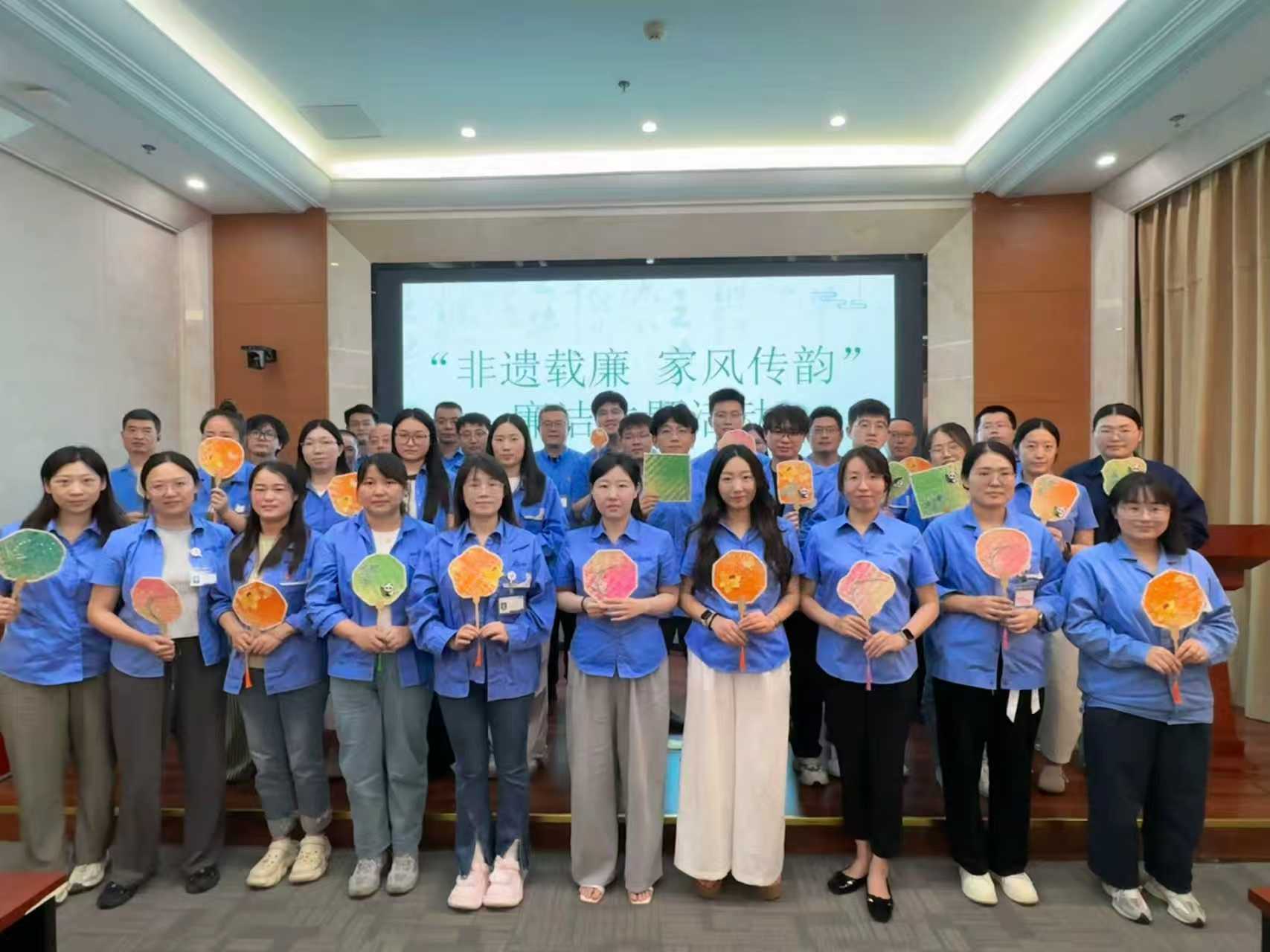 8c3c87094e35afee26e0e327623ca925.jpg 8c3c87094e35afee26e0e327623ca925.jpg